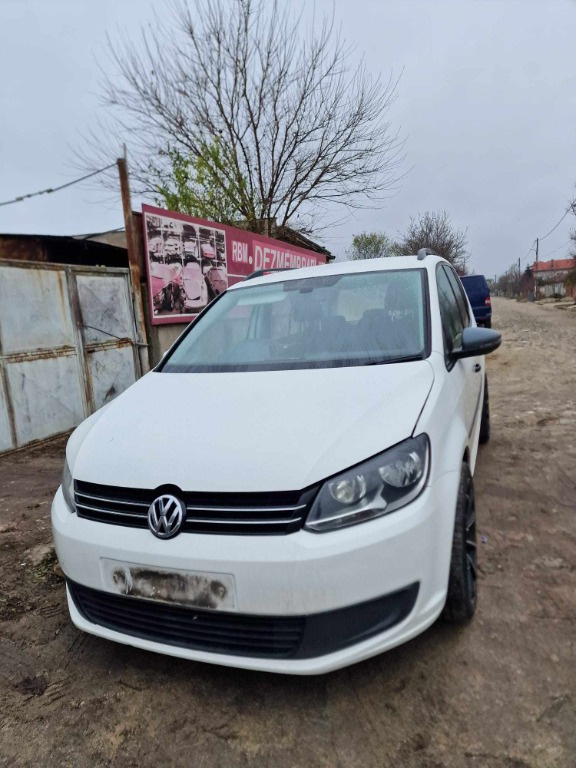 Far dreapta Volkswagen Touran 2014 family 1.6