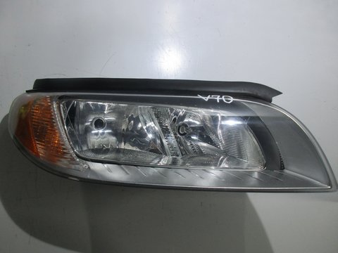 FAR DREAPTA VOLVO V70 COD-31214352.