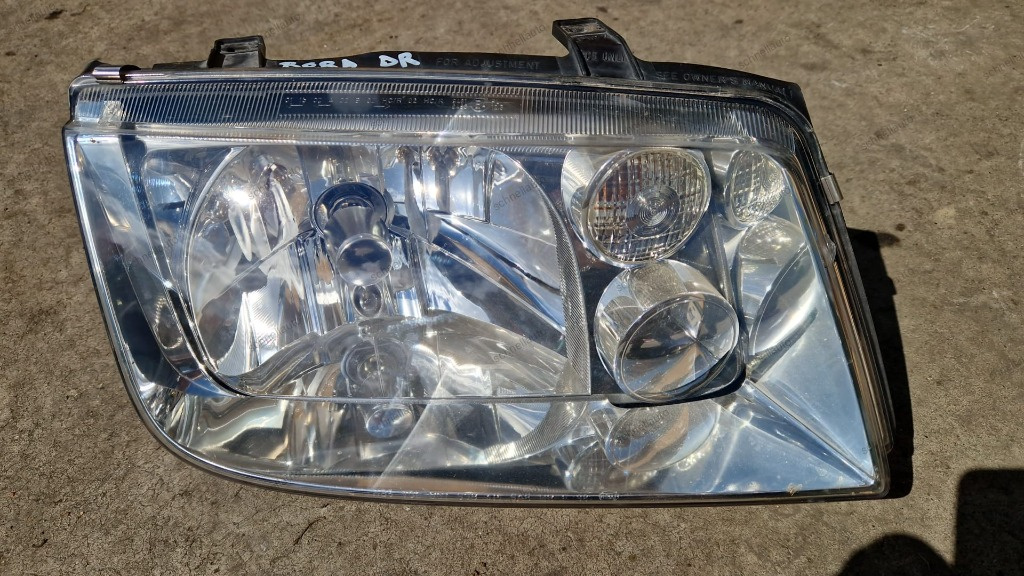 Far dreapta VW Bora cod 963 598 00R 2