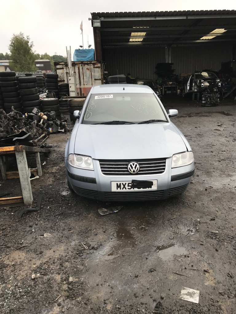 Far dreapta VW Passat B5 2002 Limuzina 1.9 TDI