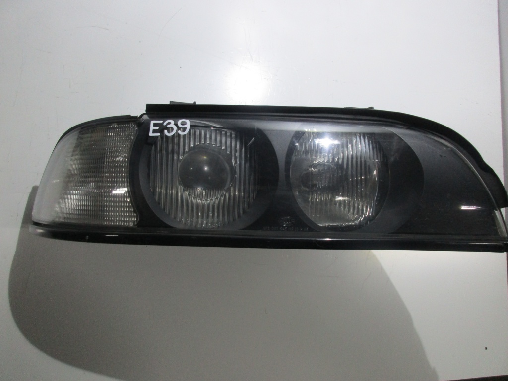 FAR DREAPTA XENON BMW E39...