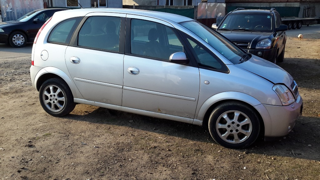 Far dreapta xenon Opel Meriva 2004 hatch