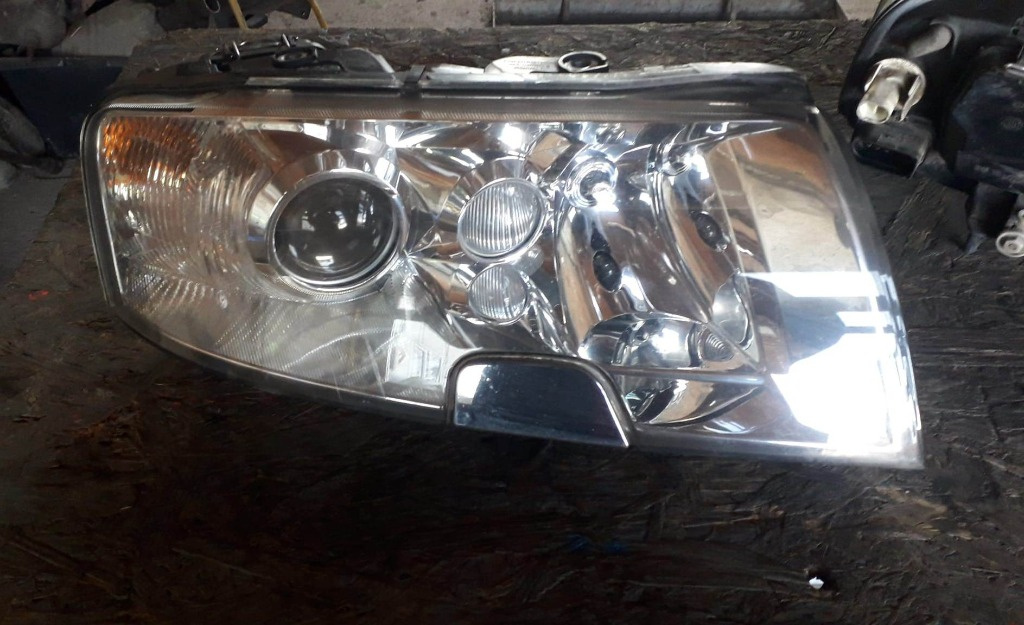 Far Skoda Superb 2005 Halogen