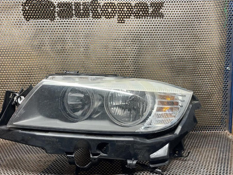 Far stânga cu halogen BMW Seria 3 E90 Facelift 2011 (are 2 prinderi rupte)