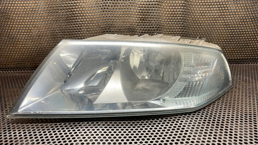 Far stânga cu halogen Skoda Octavia 2 nonfacelift 2004-2008 de Europa