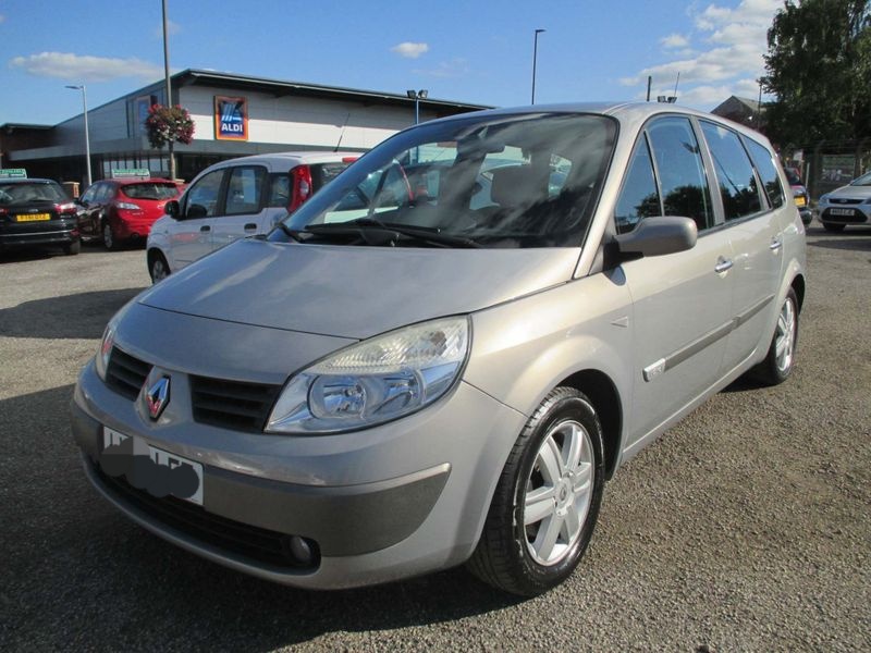 Far stânga și dreapta Renault Scenic 2 din 2005