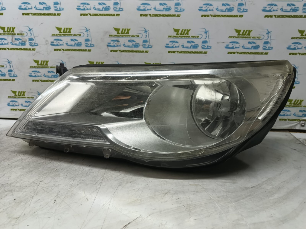 Far stanga 5N1941031P Volkswagen VW Tiguan 5N [2007 - 2011] 2.0 tdi CBAB