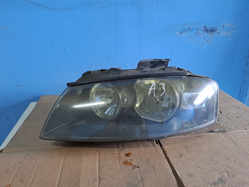 Far stanga Audi A3