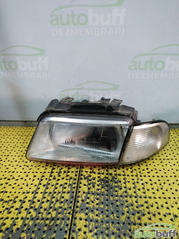 Far Stanga Audi A4 B5 (8D) - (1994-2001) oricare 8D0941003A