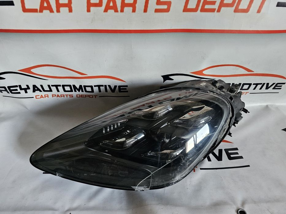 Far stanga avariat Porsche Cayenne 9Y dupa 2018 cod 9Y0941035J