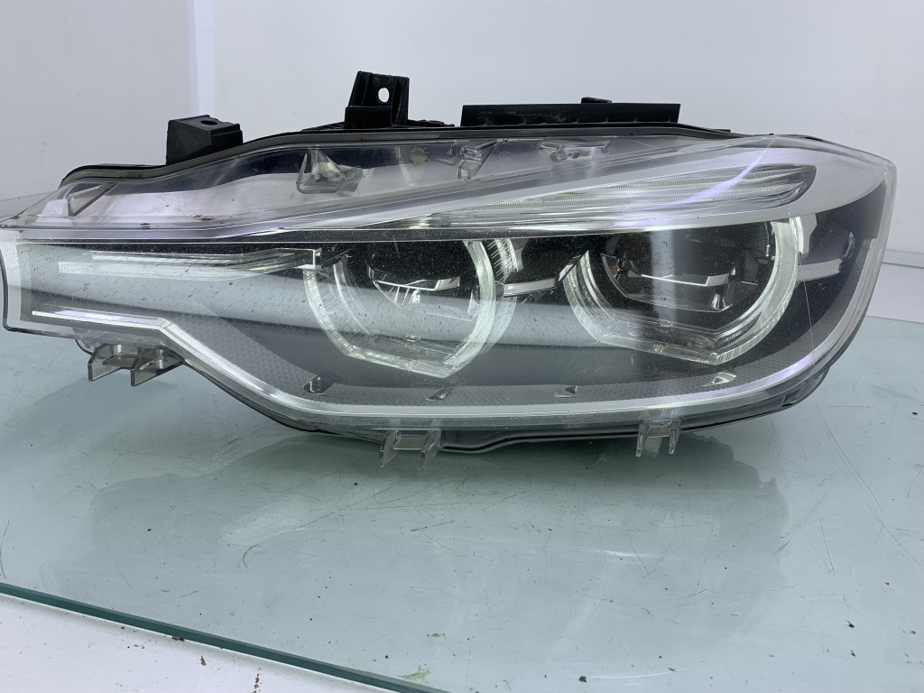 Far stanga BMW SERIA 3 F30 D8-4-1 198661-01 DezP: 35621