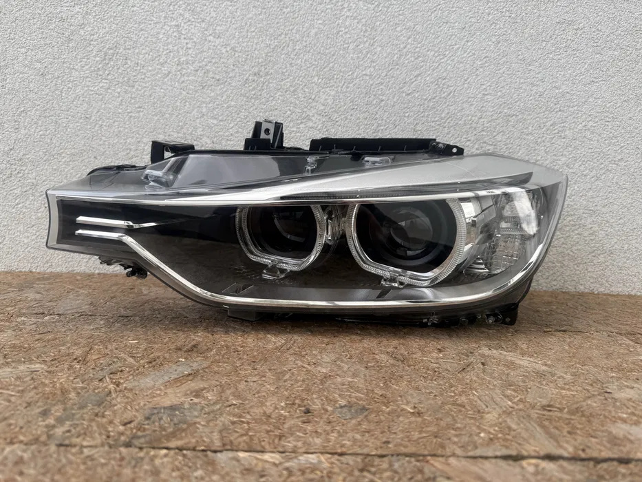Far stanga BMW Seria 3 F30 F31 Xenon Adaptiv Original Europa