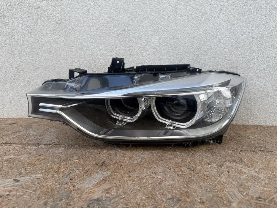 Far stanga BMW Seria 3 F30 F31 Xenon Original Europa