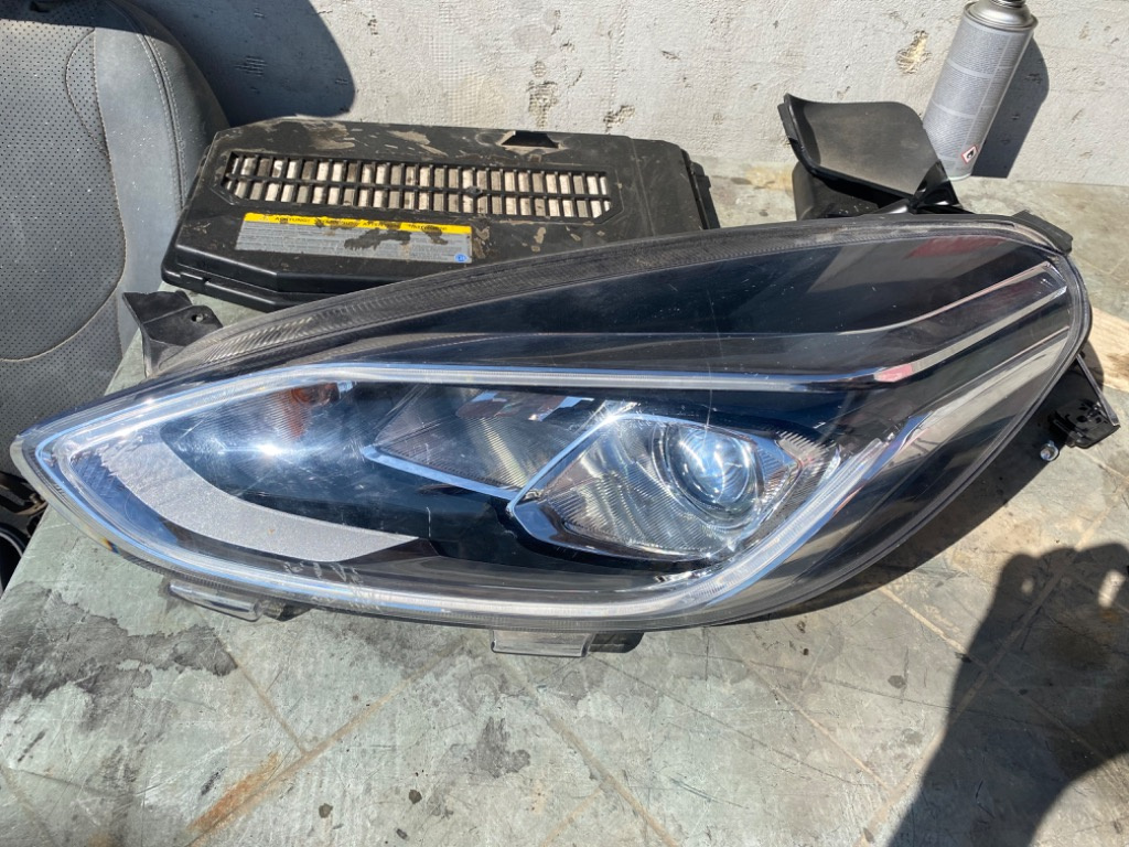 Far Stanga cod: B479HL pentru Ford Fiesta 8 MK8 an 2017 2018 2019 2020 2021