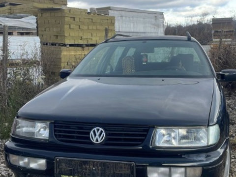 Far stanga complet VW Passat B 4 1995