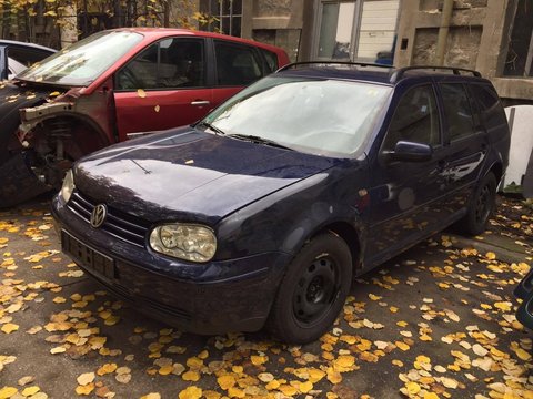 Far stanga cu proiector Vw Golf 4 1.6 SR an 2000 albastru break