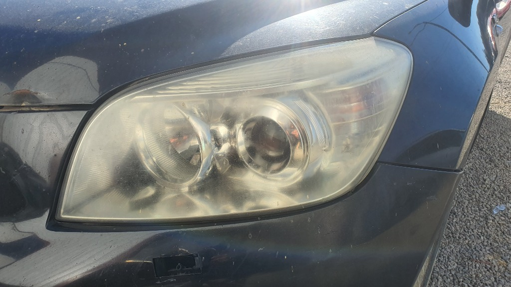 Far stanga cu xenon Toyota Rav 4 2.2 D4D 2005 2006 2007 2008 2009