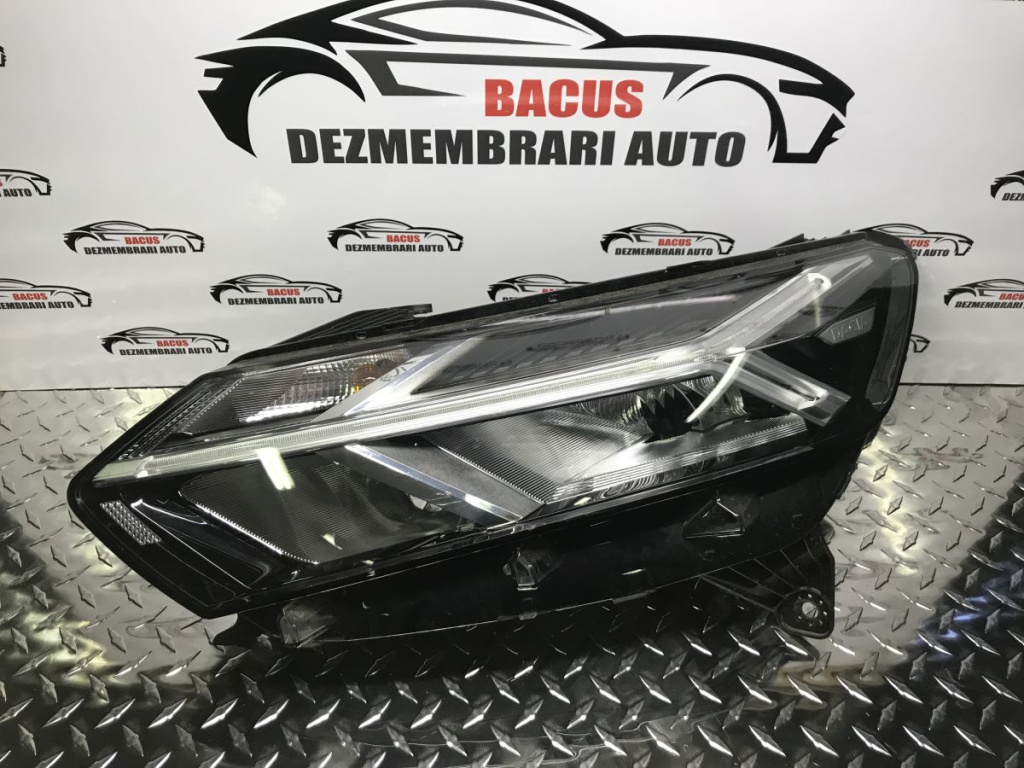 Far Stanga Dacia Sandero 3 Cu Mici Probleme An 2021 Cod : 260602888R