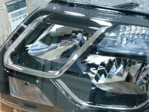 Far stanga / dreapta Dacia Duster 2013-2017 Nou si ORIGINAL COD OE 260606709R
