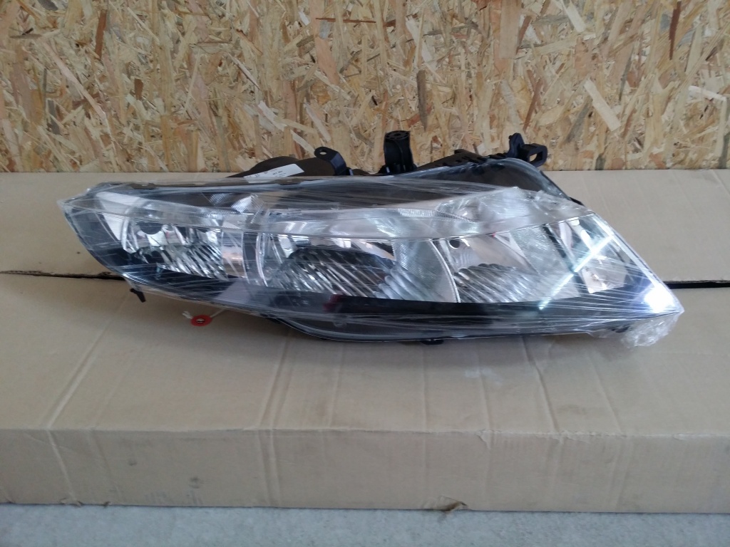 FAR Stanga DREAPTA HONDA CIVIC DUPA 2006 33101-SMGA-G010-M1