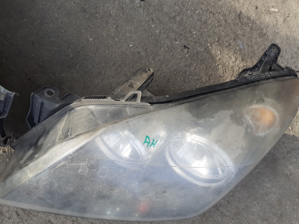 Far stanga / dreapta Opel Astra H mici d