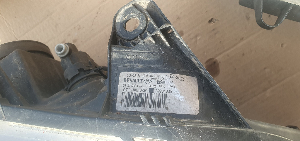 FAR STANGA DREAPTA RENAULT LAGUNA 3 COD 