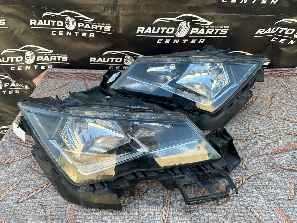 Far stanga / far dreapta cu suport Seat Ateca 2016/2017/2018/2019 HALOGEN