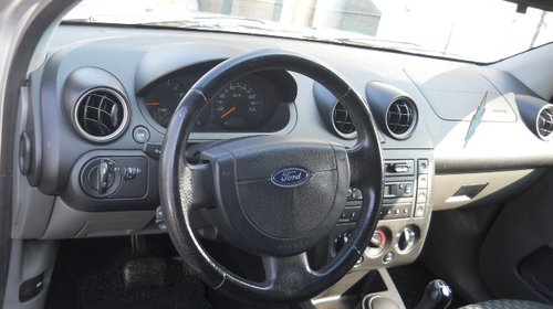 Far stanga Ford Fiesta 2003 Hatchback 1.