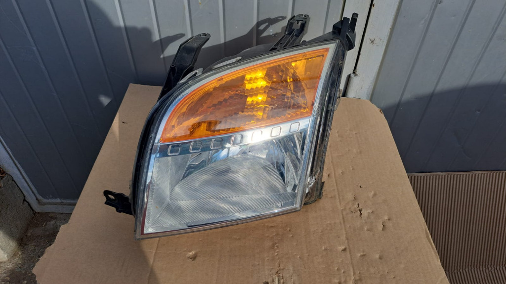 Far stanga Ford Fusion 2005-2012 cod 246897-00L
