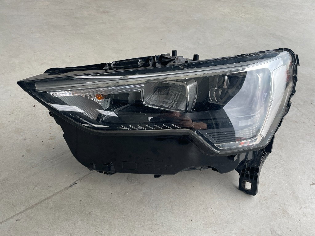 Far stanga full led Audi Q3 F3 cod 83A941011