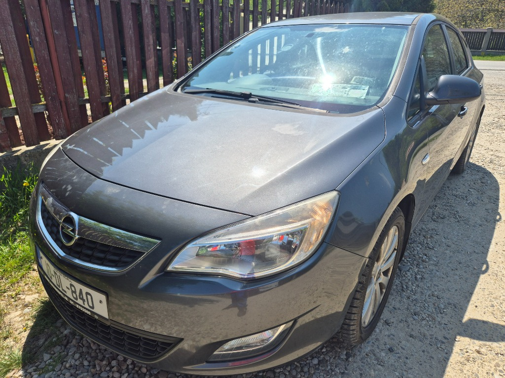 Far stanga H7 OPEL ASTRA J fabr 2010-2013