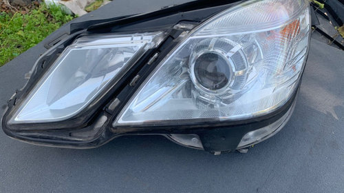 Far stanga Halogen cu lupa Mercedes E Cl