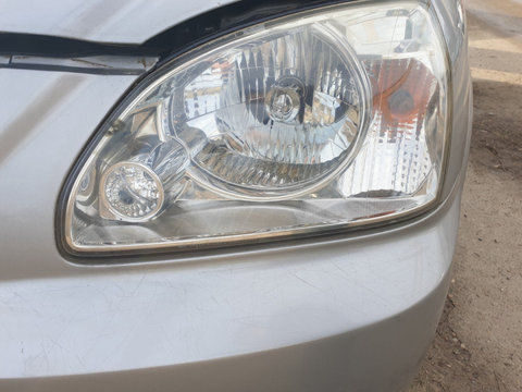 Far Stanga Halogen Kia Carens 1999 - 2006