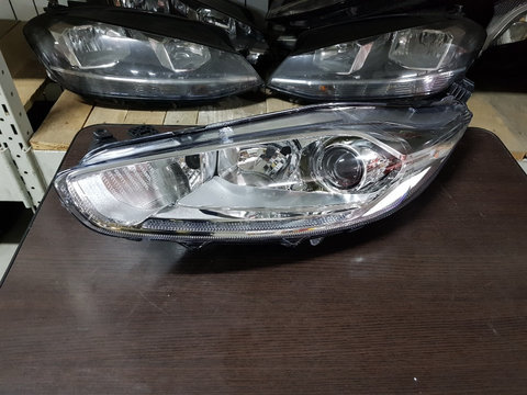 Far stanga halogen NOU Ford Fiesta MK6 VI