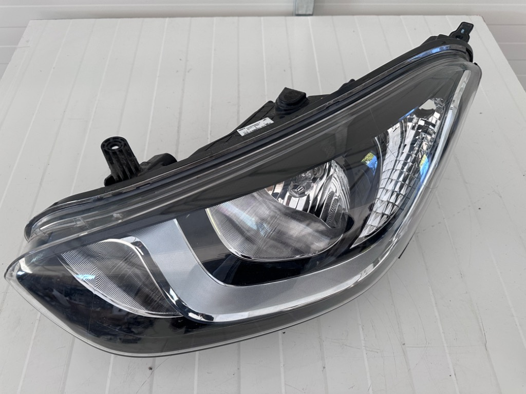 Far stanga Hyundai i20 Facelift 2013-2015 921014P500