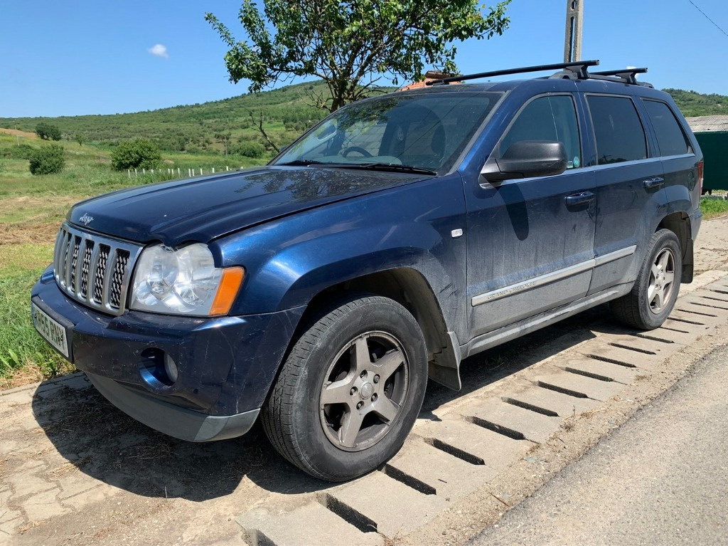 Far stanga Jeep Grand Cherokee 2006 SUV 3.0 Diesel