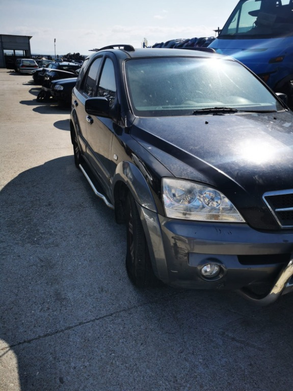 Far stanga Kia Sorento 2004 SUV 4X4 2.5 