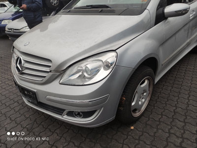 Far Stanga Mercedes B Class W245