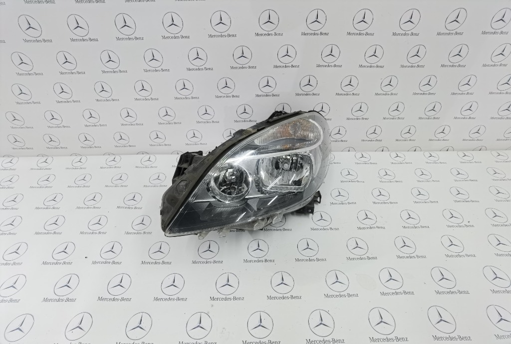 Far stanga Mercedes B220 cdi W246
