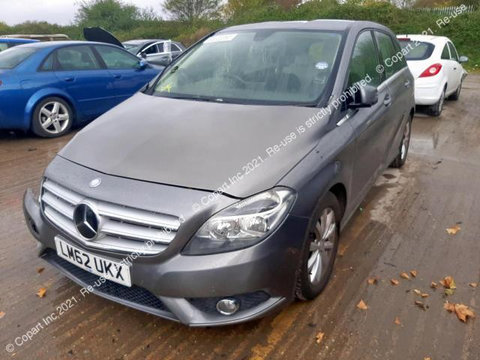 Far stanga Mercedes-Benz B-Class W246 [2011 - 2015] Hatchback B 180 CDI BlueEfficiency MT (109 hp)