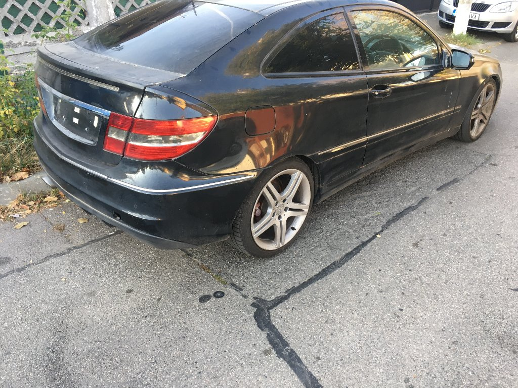 Far stanga Mercedes C-Class CL203 2008 C