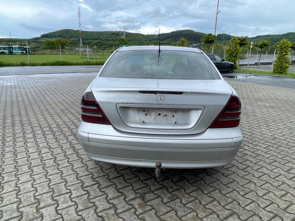Far stanga Mercedes C-Class W203 2003 Li