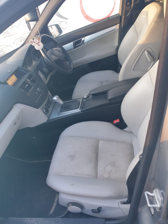 Far stanga Mercedes C-Class W204 2008 Br