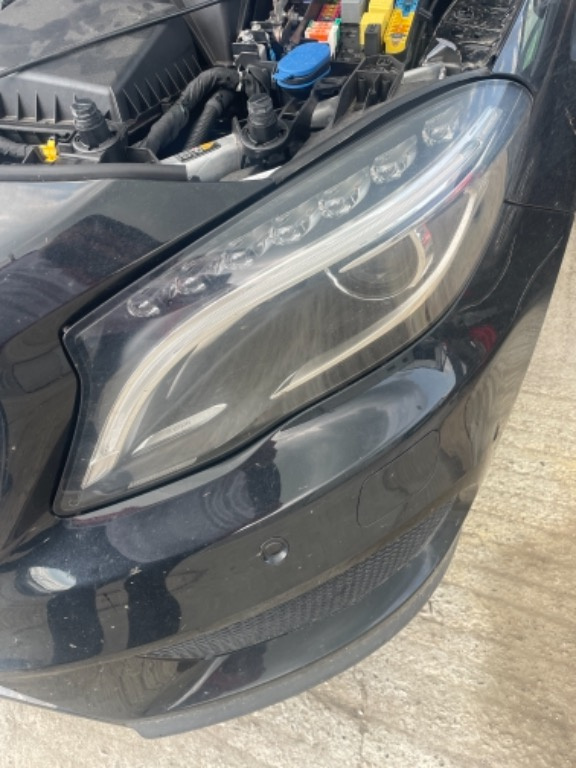 Far stanga Mercedes Gla x156 de Europa bixenon