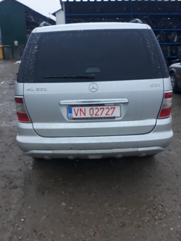 Far stanga Mercedes M-CLASS W163 2004 su