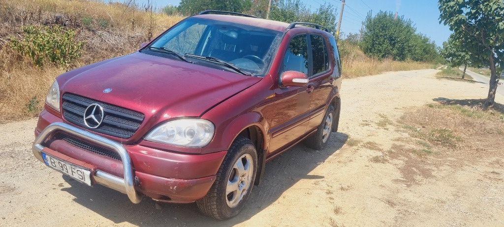 Far stanga Mercedes M-Class W163 2005 Suv 2.7 cdi