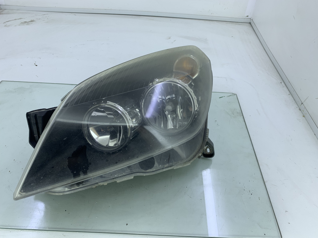 Far stanga Opel Astra H Z17DTL 2004-2009 D8-2-5 93178635 DezP: 33130