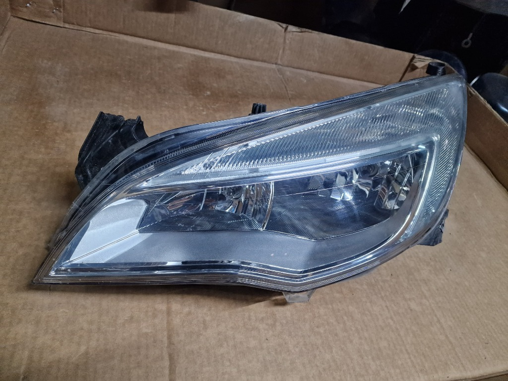 Far stanga opel astra j 2009 2010 2011 2012 2013 cod 13253646LH