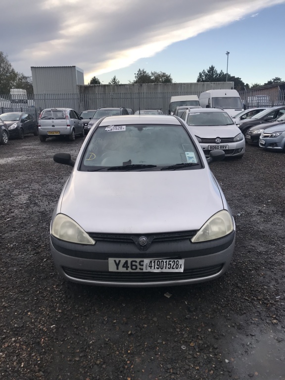 Far stanga opel corsa C