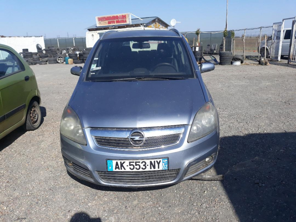 Far Stanga Opel Zafira B 2006